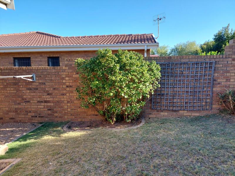 To Let 2 Bedroom Property for Rent in Kleinbron Estate Western Cape